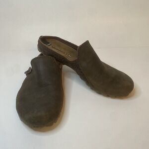 MERRELL SELECT MOVE/GRIP WOMANS SLIDE SHOE SIZE 7. BROWN WOMANS LEATHER SANDALS